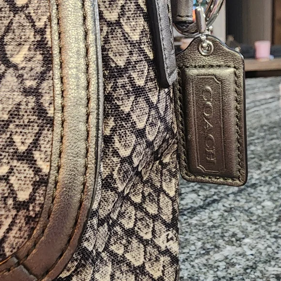 Coach Taylor Silver Snake Print Pattern Shoulder Bag - Picture 3 of 7